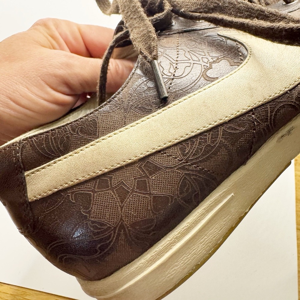 Nike Women 9 Brown Leather Embossed Swoosh Low Profile 050810 - Picture 5 of 8